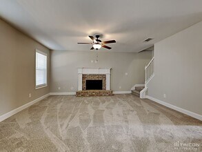 210 Livingston Ct in Winder, GA - Building Photo - Building Photo