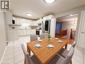 226 Scott Rd in Cambridge, ON - Building Photo - Building Photo