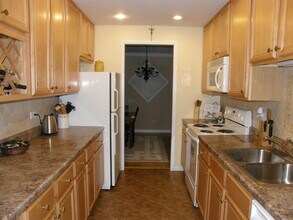 920 Beau Dr, Unit 309 in Des Plaines, IL - Building Photo - Building Photo