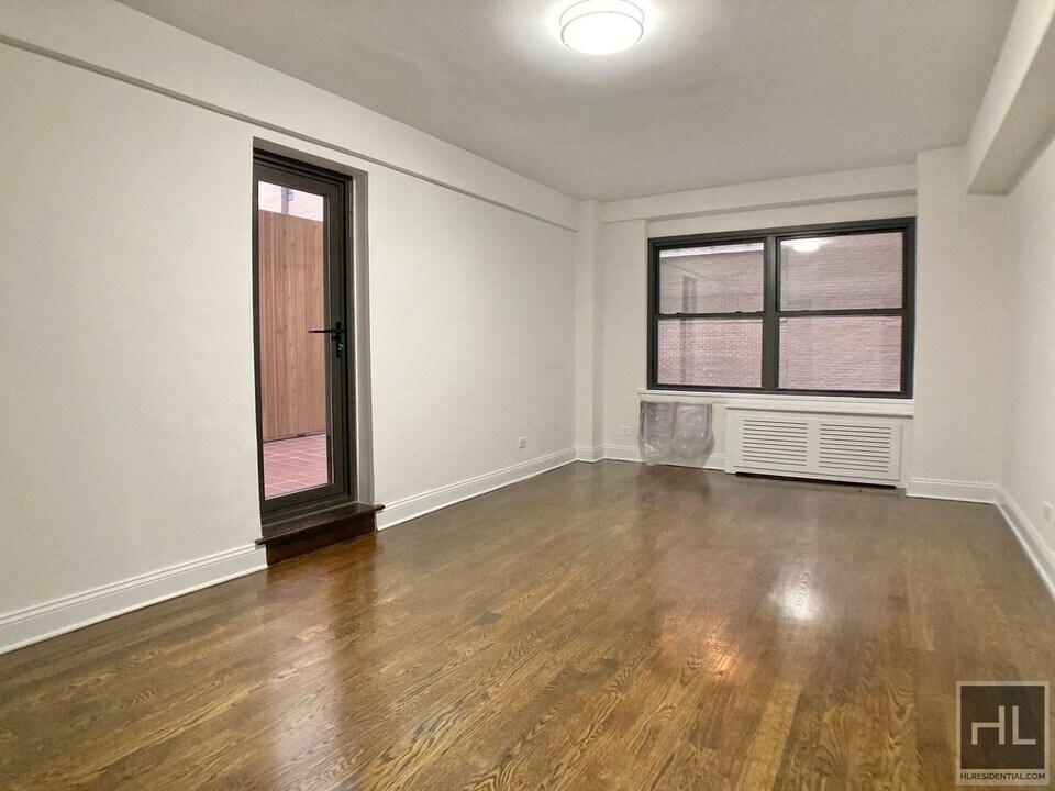 EAST 57 STREET in New York, NY - Building Photo