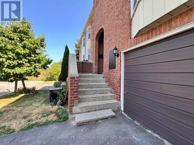 25 Whitecap Blvd in Toronto, ON - Building Photo - Building Photo