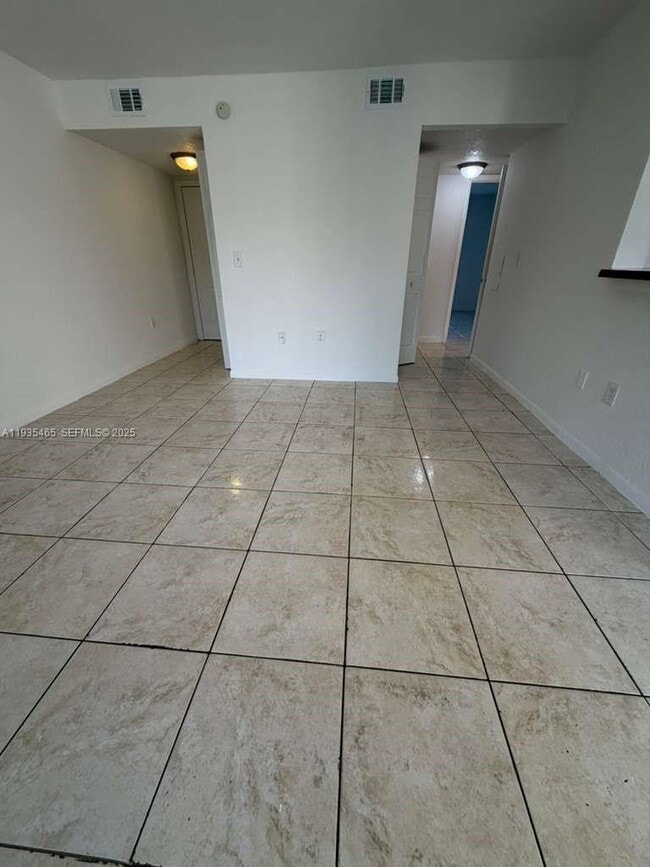 property at 815 Boynton Beach Blvd