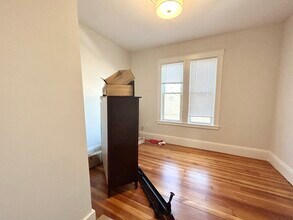 151 E Cottage St, Unit 1 in Boston, MA - Building Photo - Building Photo