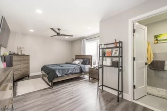 909 River Renaissance in East Rutherford, NJ - Building Photo - Building Photo