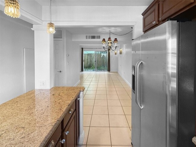 811 W Oakland Park Blvd, Unit F9 in Wilton Manors, FL - Building Photo - Building Photo
