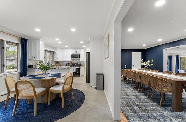 property at 1424 Vista Ln SW