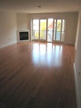 165 Beacon St, Unit 34 in Somerville, MA - Foto de edificio - Building Photo