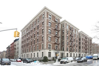 Central Park Plaza Condominium in New York, NY - Building Photo - Building Photo