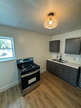 675 E North 16th St in Abilene, TX - Foto de edificio - Building Photo