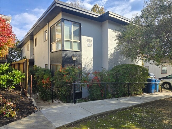 517 Richardson St in Martinez, CA - Building Photo - Building Photo