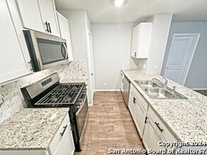 15518 Smoky Honeyeater in San Antonio, TX - Building Photo - Building Photo
