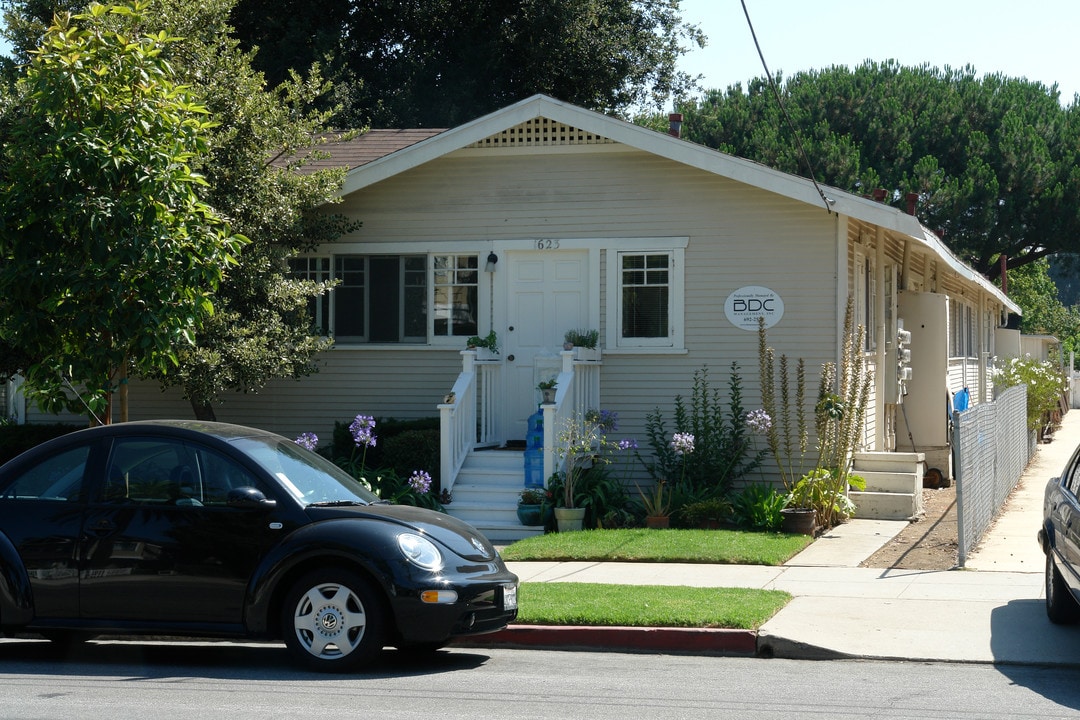 1623 Bath St in Santa Barbara, CA - Building Photo