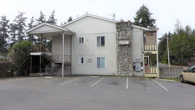 Robstone Apartments in Burien, WA - Building Photo - Building Photo