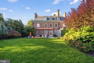 2310 Kalorama Rd NW in Washington, DC - Building Photo