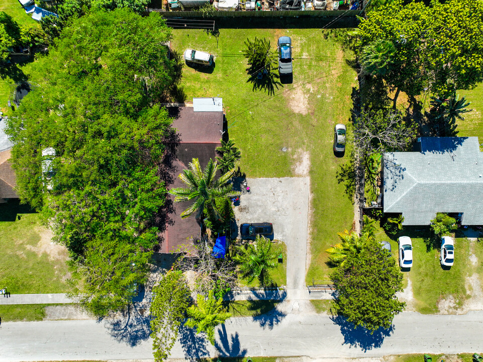 678 NW 13th St in Homestead, FL - Building Photo