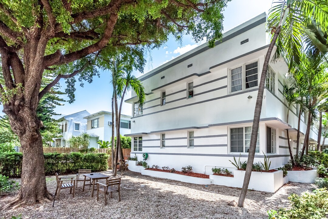 SoBe Apartment Rentals in Miami Beach, FL - Building Photo