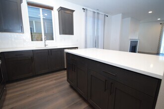 828 S 24th Ave in Cornelius, OR - Building Photo - Building Photo