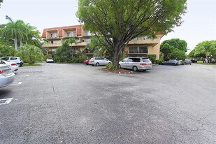 7900 Camino Cir in Miami, FL - Building Photo