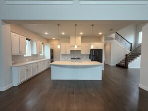 7021 Lookout Ln in Aubrey, TX - Foto de edificio - Building Photo