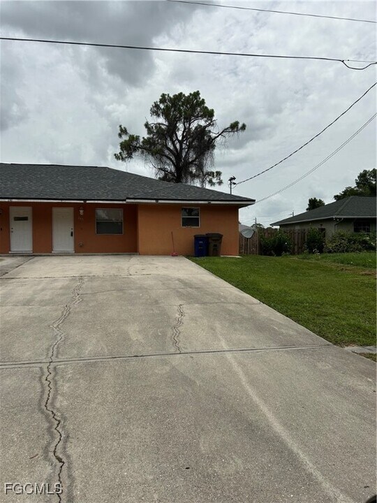 245 Meadow Rd in Lehigh Acres, FL - Building Photo