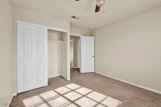 2618 Breckenridge S Cir in Henderson, NV - Building Photo - Building Photo