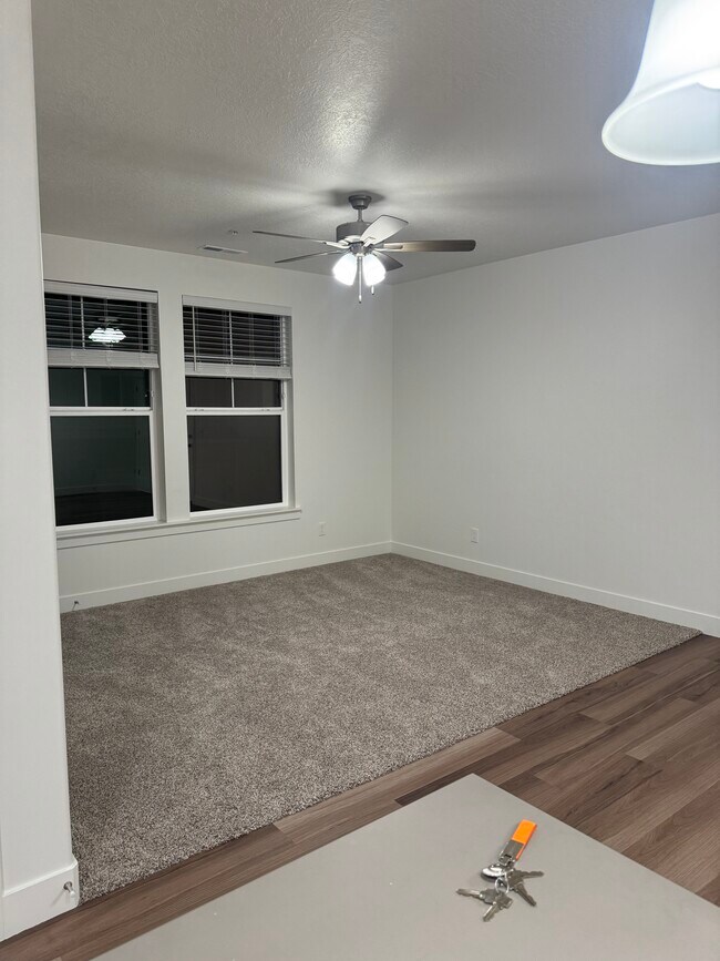 874 N Hemsworth Way, Unit R203 in Saratoga Springs, UT - Building Photo - Building Photo