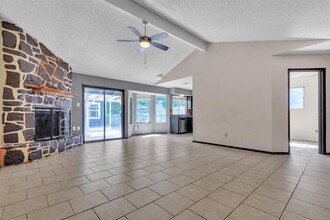 5000 Fontenay Dr in Austin, TX - Building Photo - Building Photo