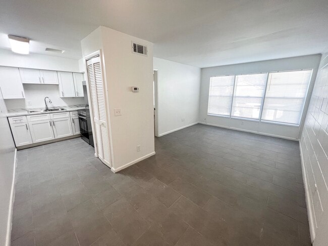 property at 1318 Sydney Pl