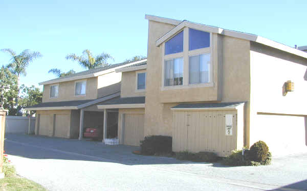 4791 James Cir in Huntington Beach, CA - Building Photo - Building Photo