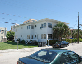 331 Jackson St in Hollywood, FL - Building Photo - Building Photo