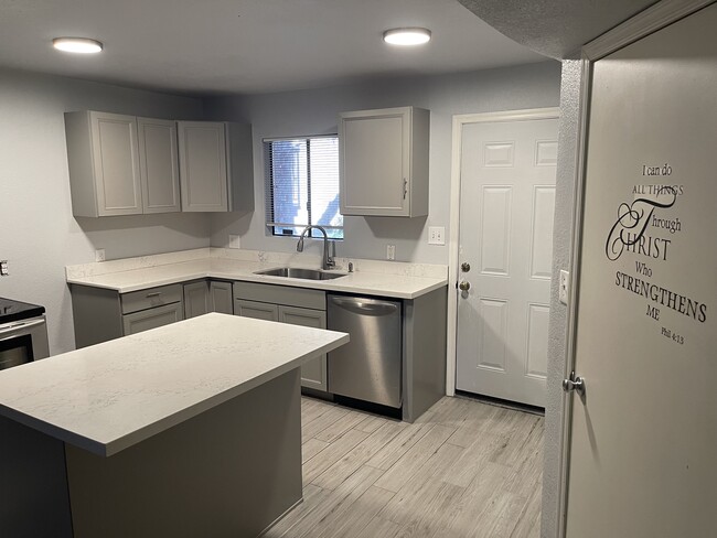 3131 W Cochise Dr in Phoenix, AZ - Foto de edificio - Building Photo