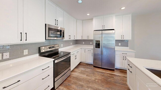 103 Hillock Dr in Powells Point, NC - Building Photo - Building Photo