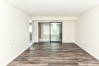 10204 Bushman Dr in Oakton, VA - Building Photo - Building Photo