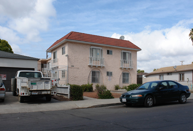 4048 Menlo Ave in San Diego, CA - Building Photo - Building Photo