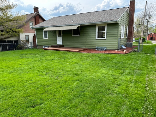 622 Barmore Ave in Grove City, PA - Building Photo - Building Photo