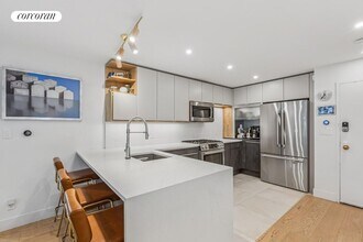 275 W 96th St in New York, NY - Building Photo - Building Photo