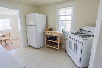 1602 Monticello Rd, Unit A in Charlottesville, VA - Building Photo - Building Photo