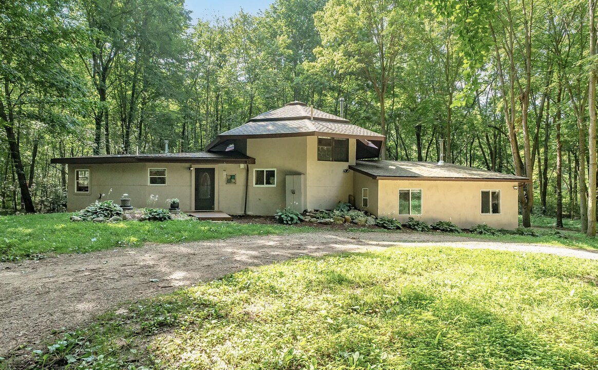 5884 E P Ave, Unit C in Kalamazoo, MI - Building Photo