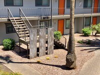 Beautiful courtyard artwork - Pierson Palms Apartments in Phoenix, Arizona