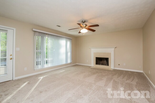 2255 Hamilton Parc Ln in Buford, GA - Foto de edificio - Building Photo