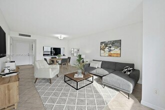 10001 W Atlantic Blvd in Coral Springs, FL - Building Photo - Building Photo