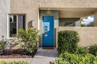 269 Magnet in Irvine, CA - Building Photo - Building Photo
