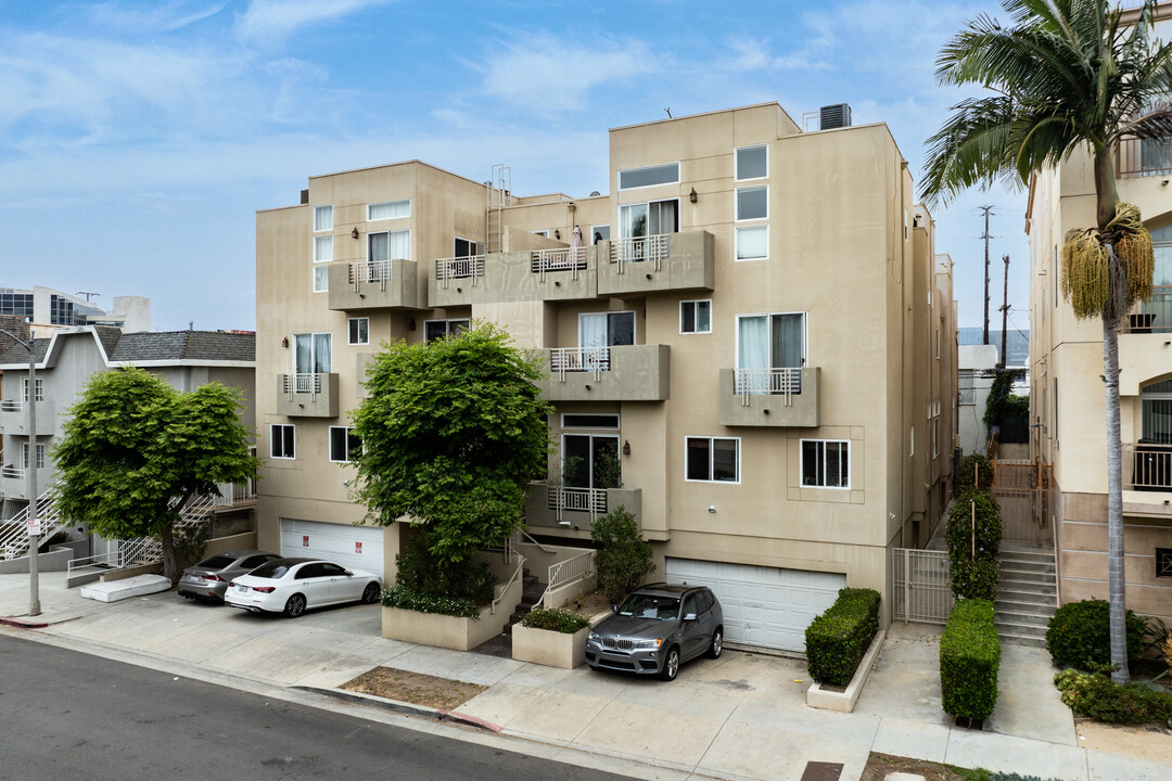 Bentley Crest in Los Angeles, CA - Building Photo