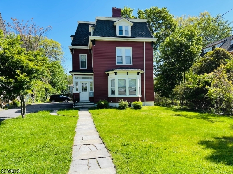 24 Lexington Ave in Montclair, NJ - Foto de edificio