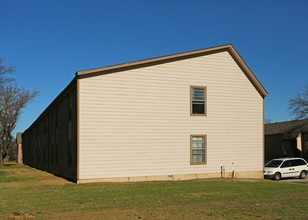 Cleburne Plaza in Cleburne, TX - Building Photo - Building Photo