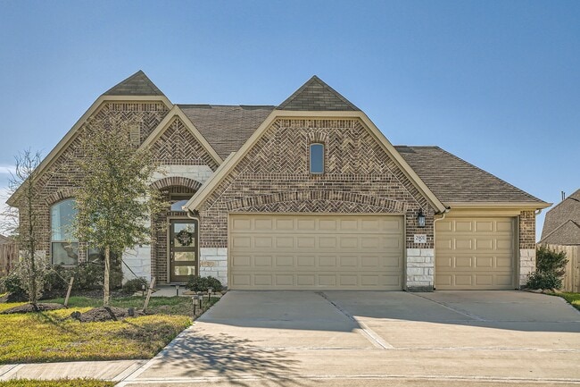 2901 Hawthorne Dr in Conroe, TX - Foto de edificio - Building Photo