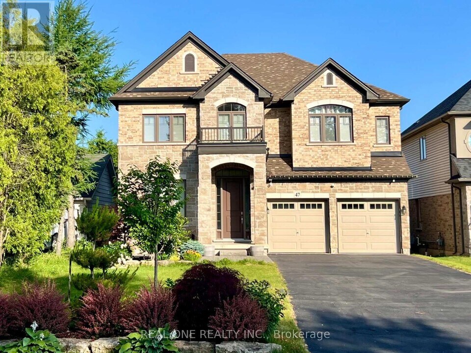 47 Upper Mt Albion Rd in Hamilton, ON - Building Photo