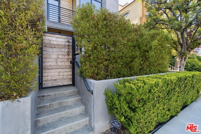 4429 Tujunga Ave in Los Angeles, CA - Building Photo - Building Photo
