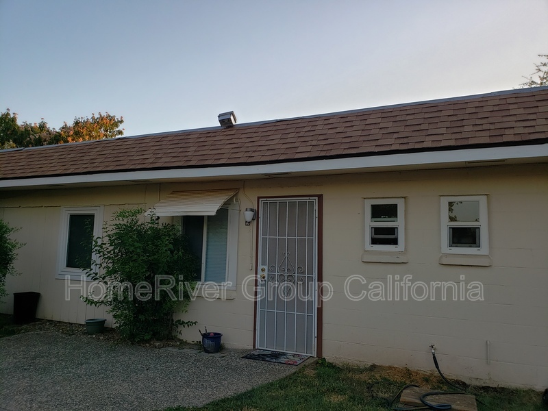 9448 Orangevale Ave in Orangevale, CA - Building Photo