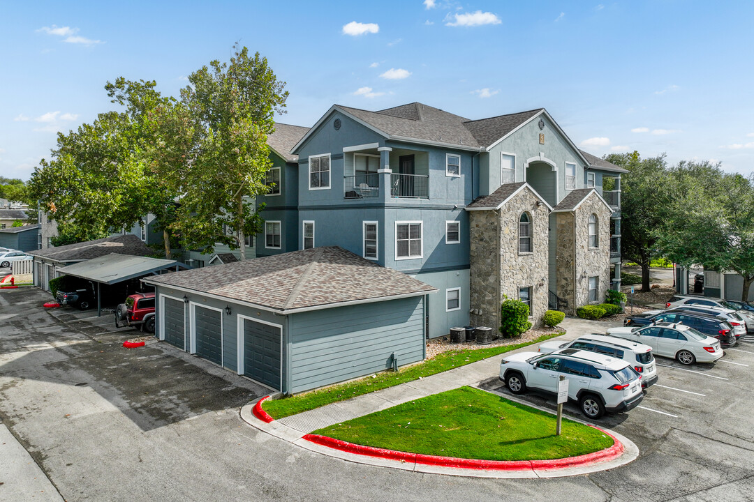 Park Hill Apartments in San Marcos, TX - Building Photo